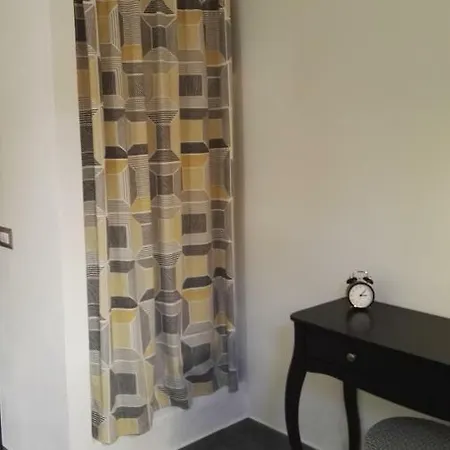 Le Pied-a-terre アパート ストレーザ